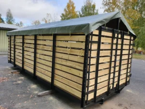 Klapilava polttopuun varastointiin ja kuivaukseen ulkona